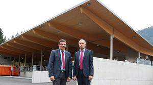 Die Bürgermeister Johann Waldauf und Anton Brunner sind stolz auf ihr Gemeinschaftswerk 