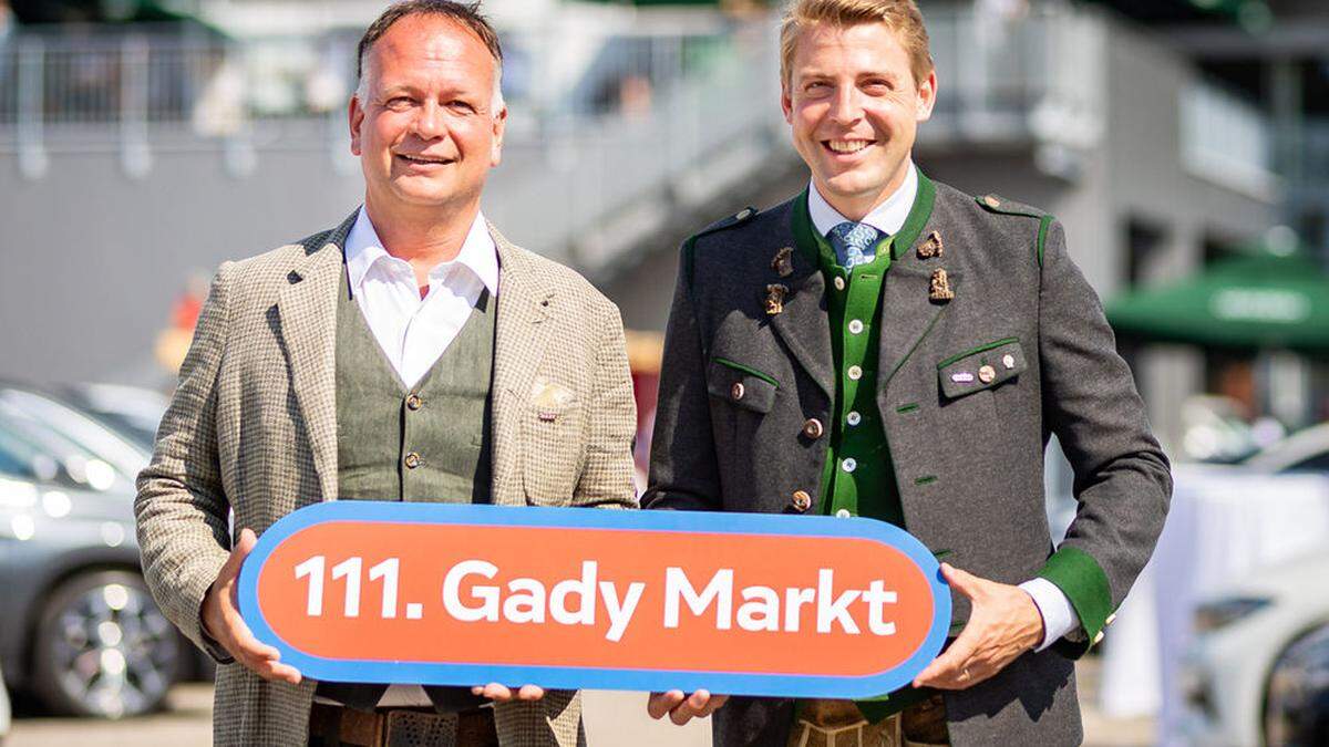 Philipp Gady (rechts) und Eugen Roth können erst im Herbst wieder Gäste beim Gady-Markt in Lebring begrüßen