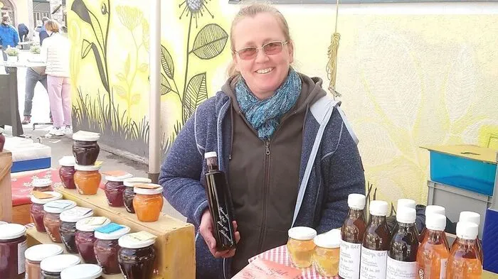 Jeden Freitag und Samstag steht Johanna Kranich am Kaiser-Josef-Platz.