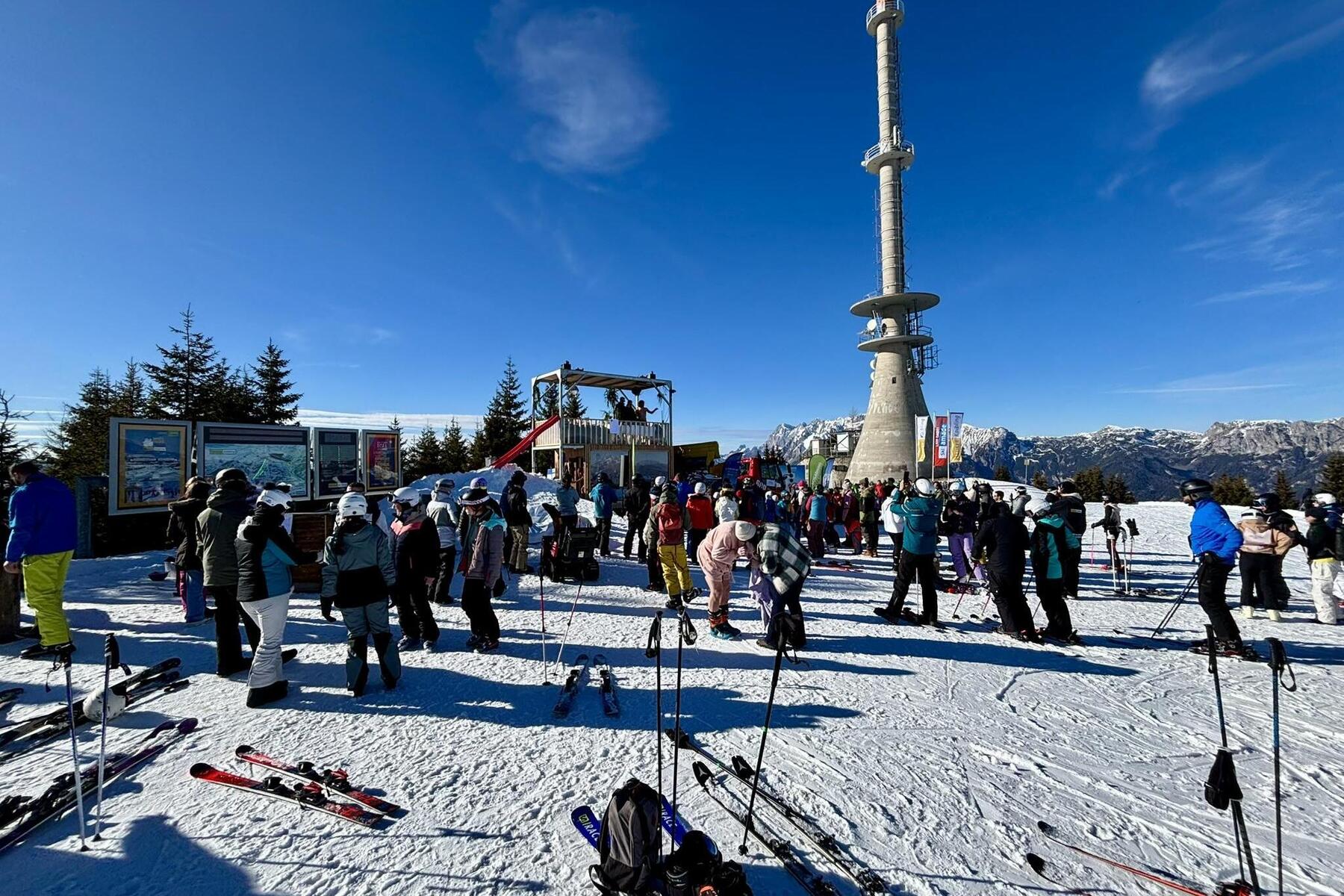 58-Jährige sackte plötzlich auf Skipiste zusammen und starb