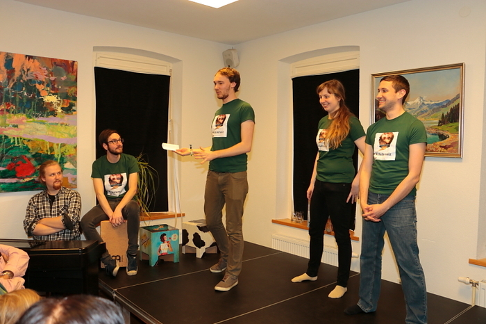 Klicken Sie sich durch die Fotos vom Improvisationstheater-Workshop und der anschließend Aufführung!