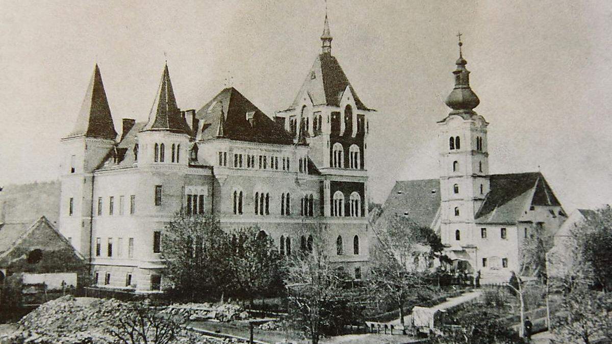 Die Villa Hold überragte bis 1900 den alten Kirchturm.