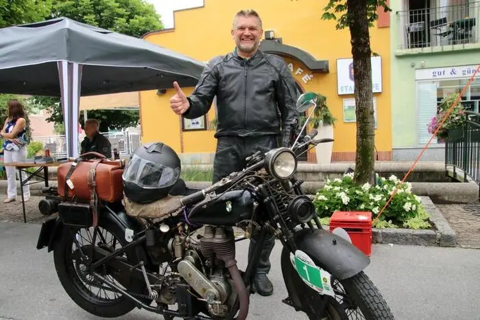 Die ältesten ihrer Art waren ein Puch Motorrad, Type 500 JAP mit dem Baujahr 1928, gefahren von Richard Weiß und... 