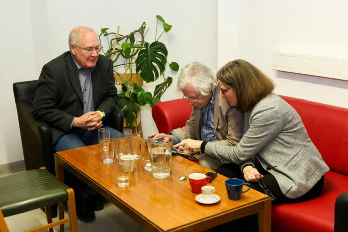 Die KPÖ bleibt zweitstärkste Kraft mit 20,40% (+0,5). "Ich freu mich riesig, ich bin überglücklich", sagte Kahr vor Journalisten. Sie erfüllte ihr Wahlziel, gewann dazu und verteidigte den 2012 errungenen Platz zwei gegen die FPÖ.
