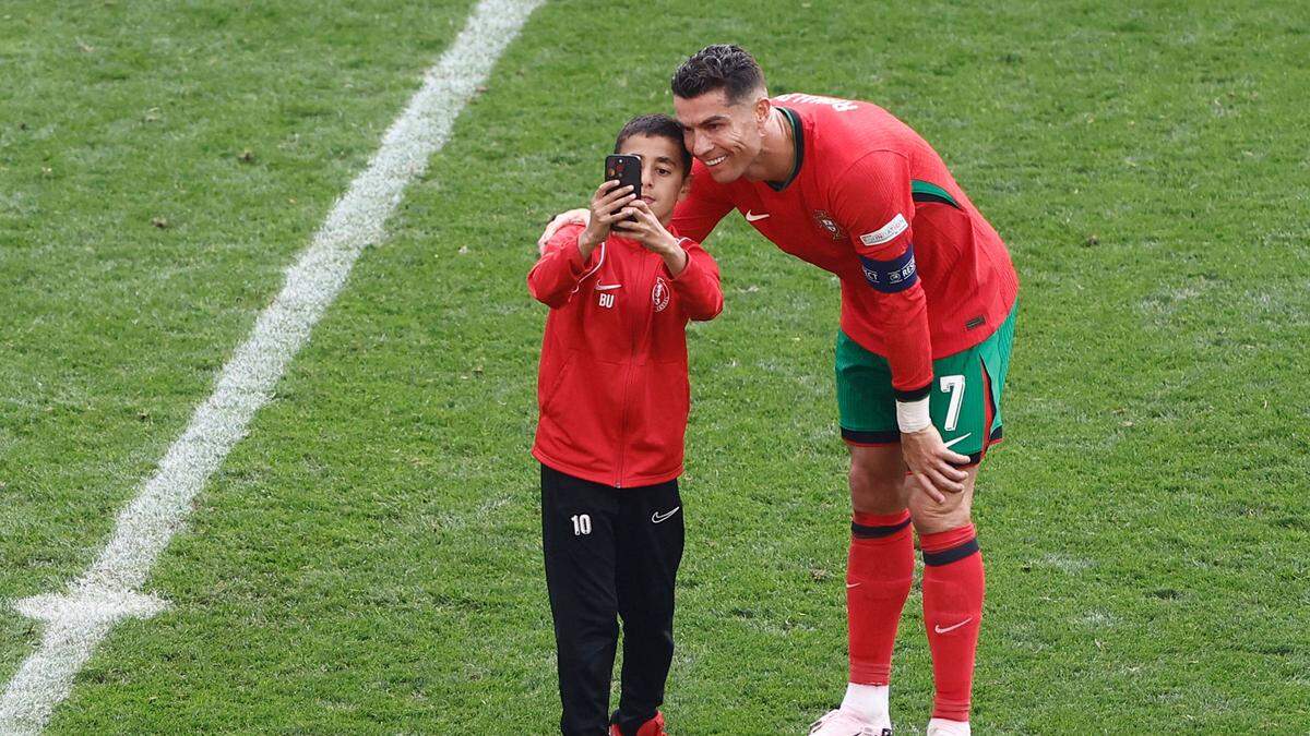 Cristiano Ronaldo stand gerne für ein Foto parat