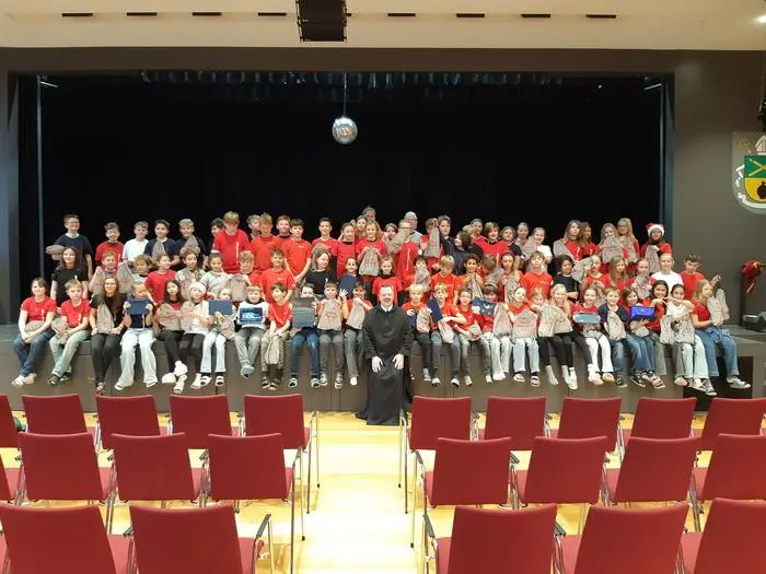 Für die Jüngsten am Stiftsgymnasium gab es T-Shirts, Goodie Bags und Tablets