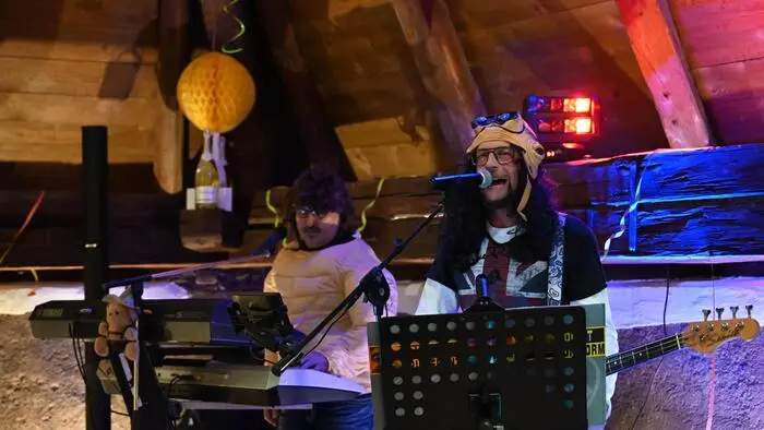 Die Live-Band „Wirbelwind“ sorgte mit ihrem abwechslungsreichen Stimmungs- und Showprogramm für Partystimmung. 
