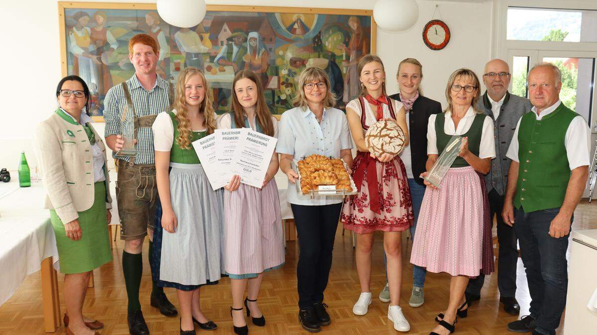 Die ausgezeichneten Brotbäckerinnen und -bäcker aus dem Bezirk Voitsberg mit Vertretern der Landwirtschaftskammer