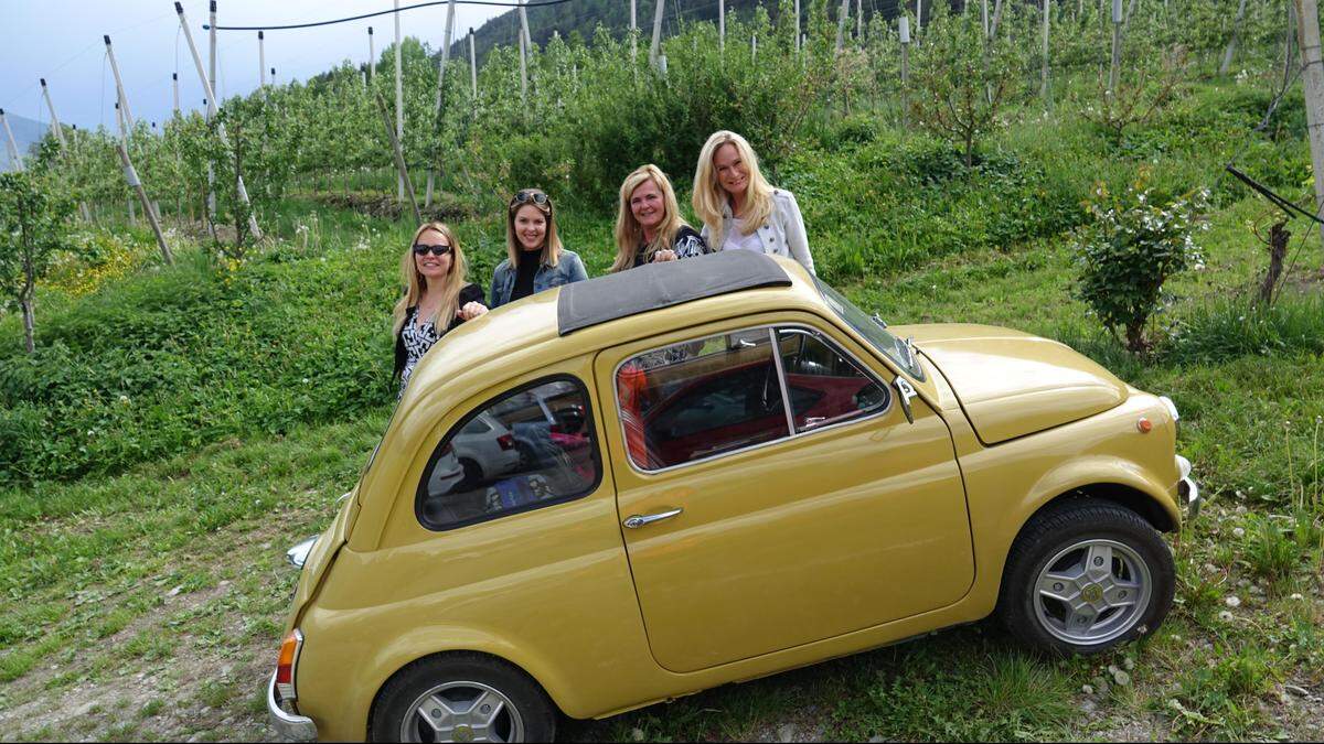 Mit einer kleinen Gruppe ging es für Andrea Lukasser (rechts im Bild) im Vorjahr nach Südtirol - stilecht im Cinquecento