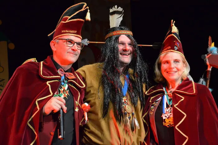 Der Frohnleitner Faschingsclub verlieh auch dieses Jahr Ehrenmedaillen für besondere Verdienste unter anderem an Vizebürgermeister Hannes Pirstinger...