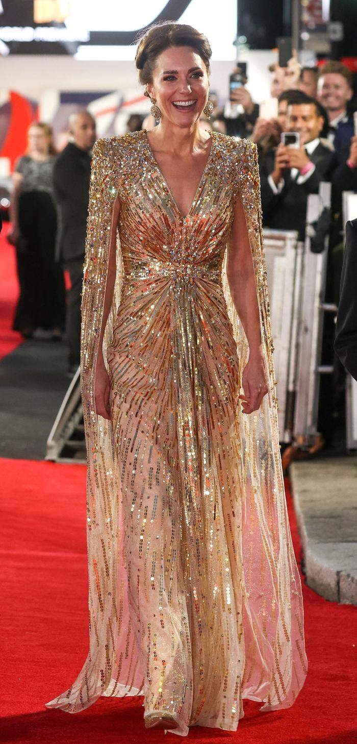 Auch bei der Bond-Premiere zu "Keine Zeit zu sterben" trug Prinzessin Kate ein Jenny-Packham-Kleid