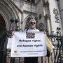 Protest vor dem Gerichtshof: Menschenrechtler sind entsetzt