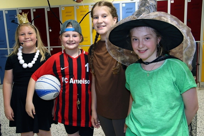 Die Kinder zeigten hervorragende gesangliche und schauspielerische Leistungen. Das Publikum dankte mit vielen Lachsalven und donnerndem Szenenapplaus.