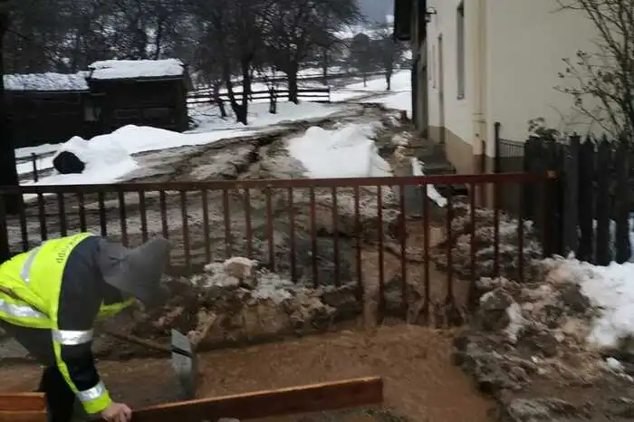 Es kam in Flattach zu kleinräumigen Überflutungen, einige Keller mussten ausgepumpt werden.