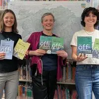 Die Hälfte des Teams hinter dem neuen Öffi-Führer: Anna Siebenbrunner, Veronika Schöll und Antonia Siebenbrunner