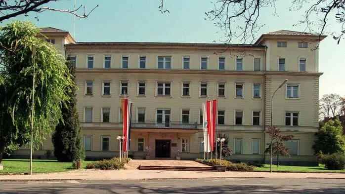 Amt der Kärntner Landesregierung am Arnulfplatz