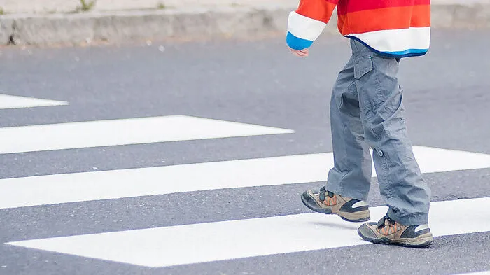 Der Bub wurde auf einem Schutzweg angefahren (Symbolfoto)