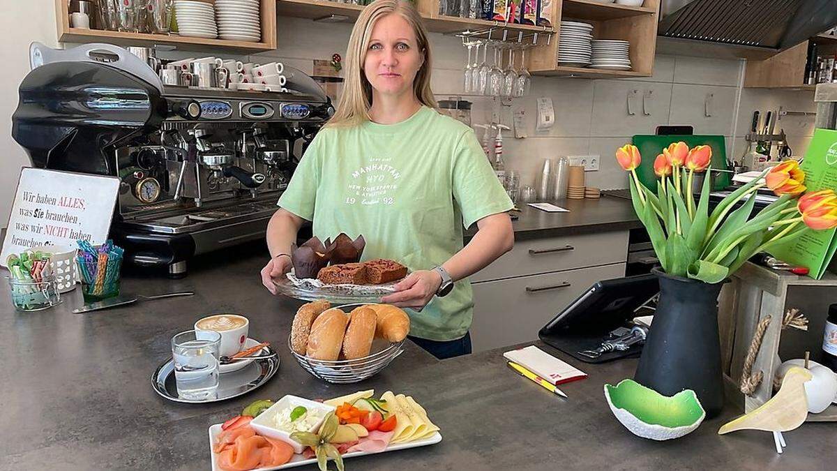 Juliane Linder bewirtet in der Früh und zu Mittag in der Spittaler Bahnhofstraße