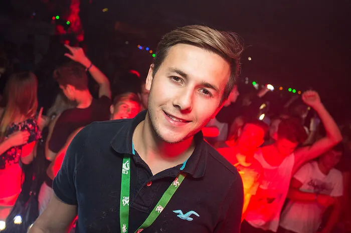 ...unter der Leitung von Obmann Dominik Kutschera auf den Ferienbeginn ein.