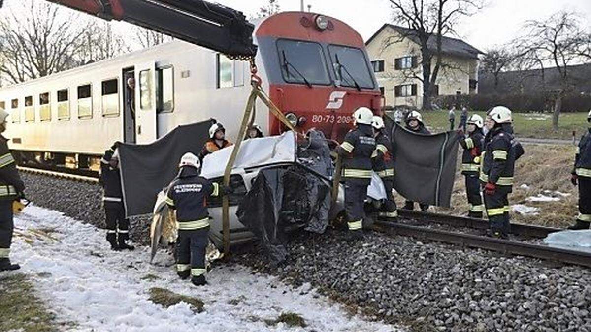 Schwarze Serie: Bis 2011 gab es sieben Tote am Übergang in Flöcking zu beklagen. 2016 wurde dort der erste steirische Rotlichtblitzer installiert