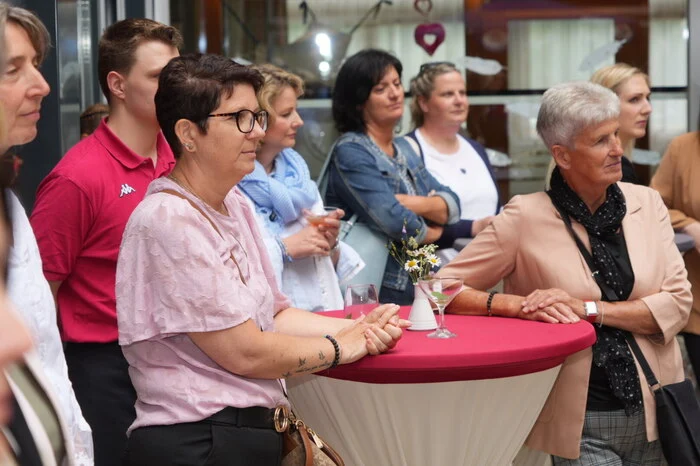 Gäste sind Eltern und Partner aus der Wirtschaft