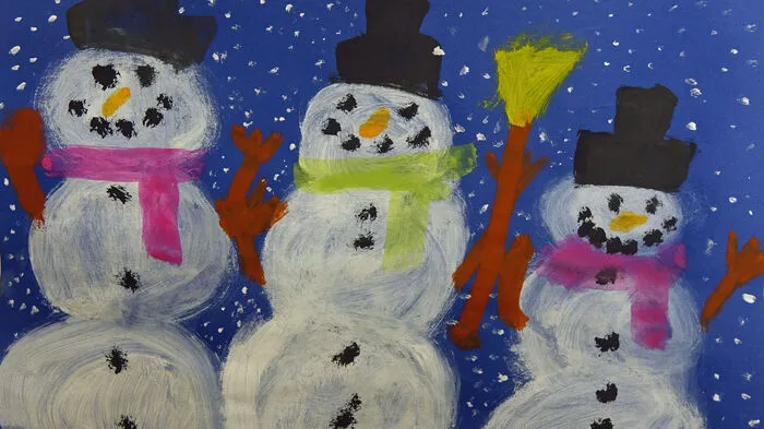 Fröhliche weihnachtliche Schneemänner gibt es bei Lena Kreditsch
