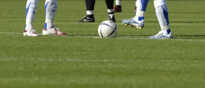 Fußballer mit Ball