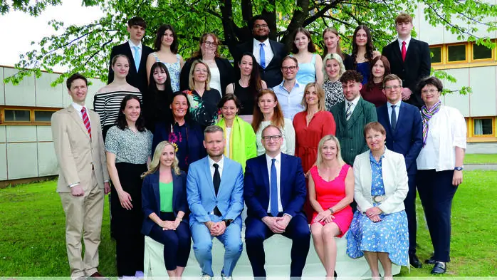 Die Schulzeit ist für die erfolgreichen Maturanten der 8B Vergangenheit