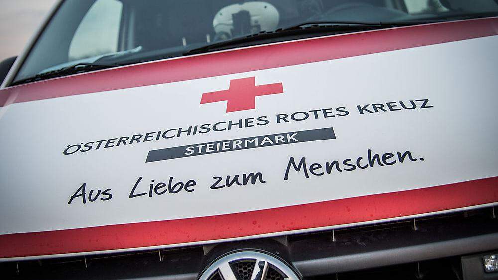 Das Rote Kreuz brachte den Mann ins Krankenhaus