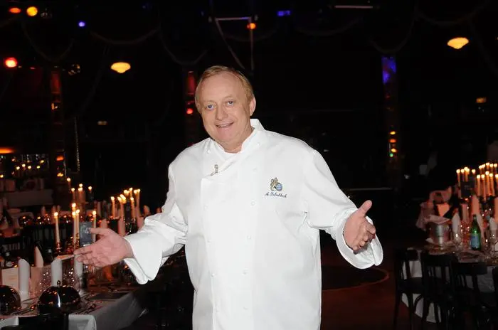 Er bekochte die Beatles, Charlie Chaplin, Bundeskanzlerin Angela Merkel und Queen Elizabeth II. – und immer wieder auch den FC Bayern München