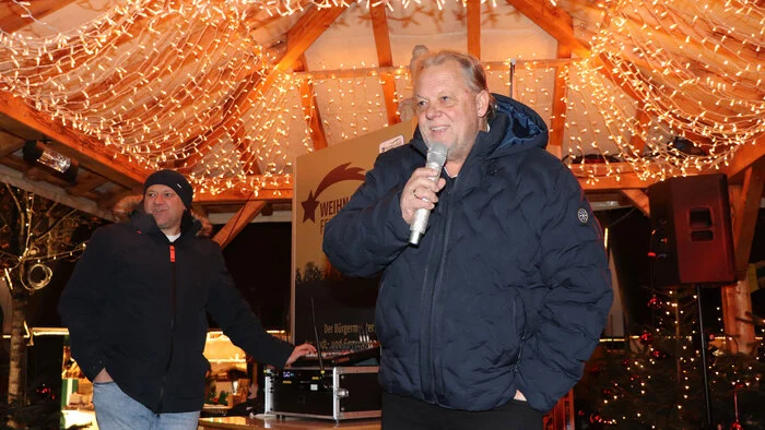 Bürgermeister Martin Treffner bei der Beügrüßung.