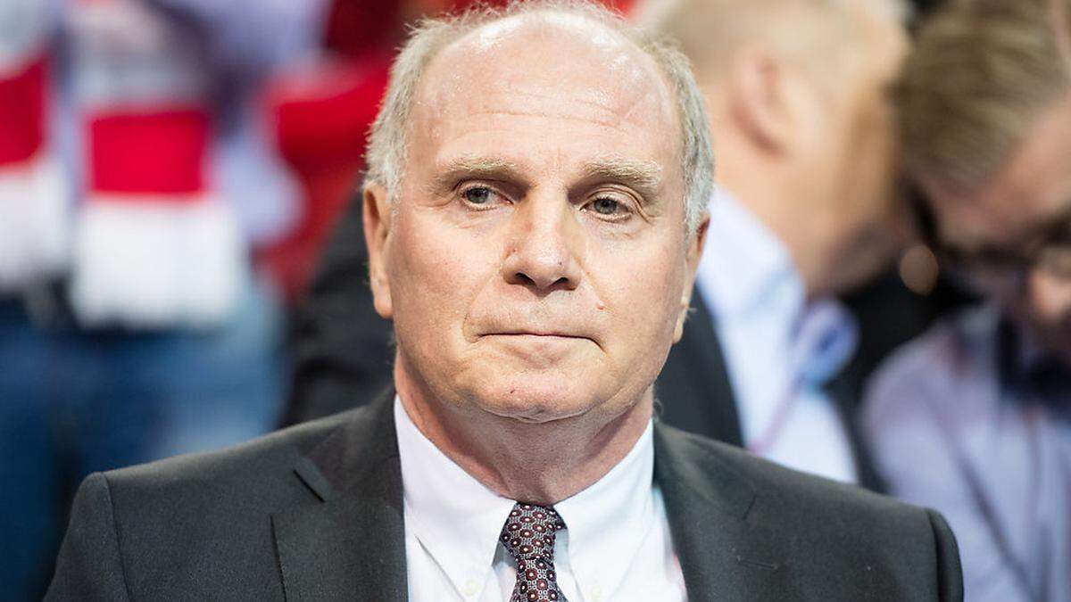 Uli Hoeneß ist über den bisherigen Verlauf der Asienreise nicht erfreut.