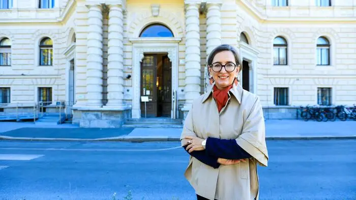 Barbara Stelzl-Marx vor dem Oberlandesgericht Graz am Marburger Kai