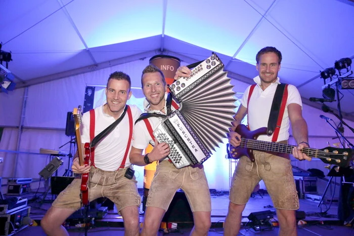... und das Südtiroler Trio „Tiwi“ auf.