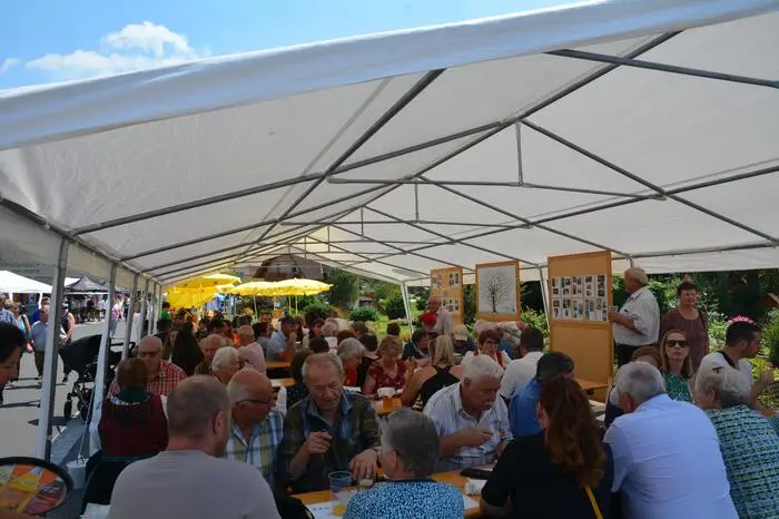Der Krapfenkirtag diente außerdem als Familientreffen: über 300 Schwengerers, die Gründerfamilie des Kirtags, wurden eingeladen.