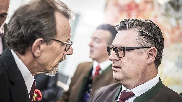 FPÖ-Vize-Klubobmann Christian Leyroutz (rechts) und SPÖ-Klubobmann Herwig Seiser sind nicht einer Meinung