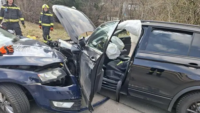 Die Airbags lösten beim Zusammenprall aus