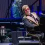 Sir Elton musikalisch in Bestform