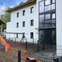 ZU APA0320 VOM 22.5.2024 - Ein dreijähriger Bub ist am Montag, 20. Mai 2024, im Tiroler Kufstein leblos in der Wohnung seiner Eltern (25 und 26) aufgefunden worden. Eine bereits durchgeführte Obduktion ergab, dass das Kind an massiver Unterernährung gestorben war, teilte das Landeskriminalamt am Mittwoch mit. Im Bild: Das Wohhaus in Bezirk Kufstein.