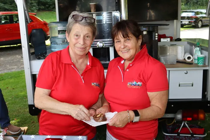 Abgerundet wurde das Fest mit Grillspezialitäten und hausgemachten Mehlspeisen der SPÖ-Frauen.