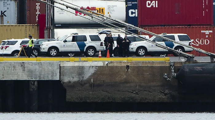 Die beiden Dealer wurden am Hafen befreit und dann verhaftet (Sujetfoto)