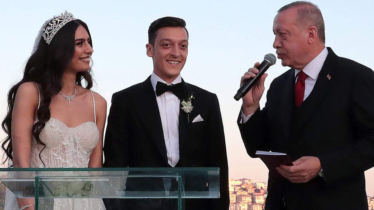 Amine Gülse, Mesut Özil und Recep Tayyip Erdogan