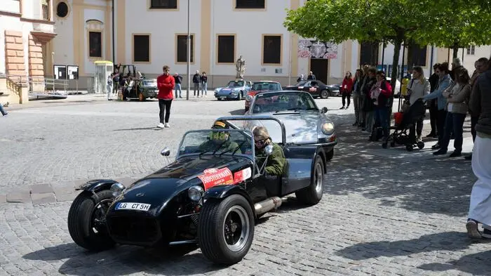 Die traditionelle Südsteiermark Classic mit 160 Teilnehmern machte einen Zwischenstopp am Hartberger Hauptplatz.