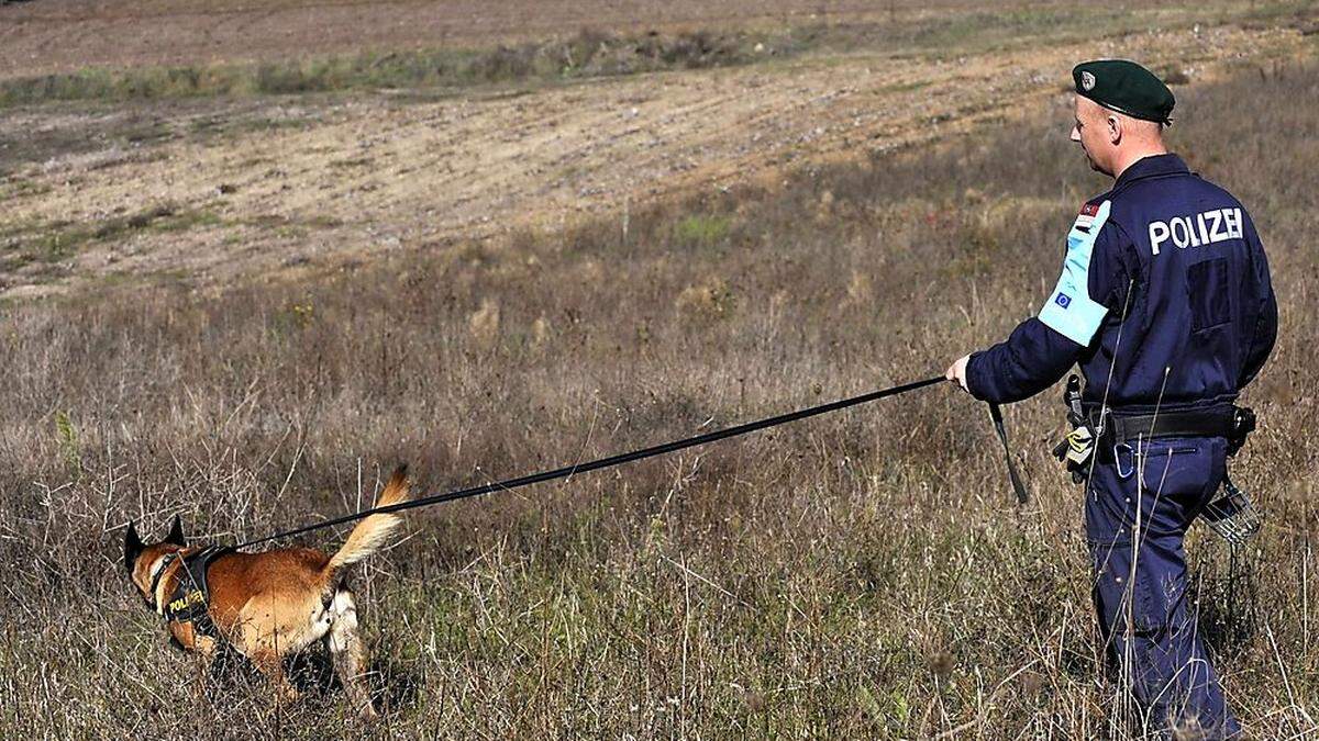 Ein österreichischer Polizist auf Frontex-Einsatz an der griechisch-türkischen Grenze.