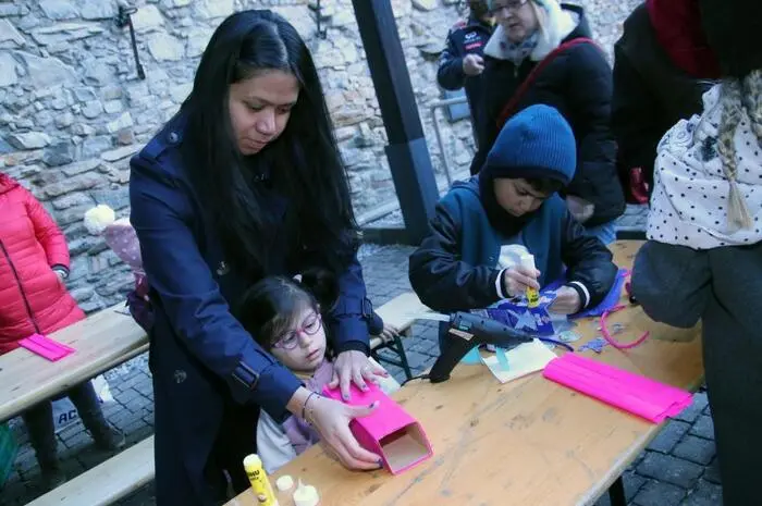 Auf die Kinder warteten verschiedene Stationen wie Laternenbasteln, Bastel- und Malstationen, die Märchenerzählerin Franziska Krenn-Leitgeb, aber auch Köstliches zum Essen und zum Trinken. 