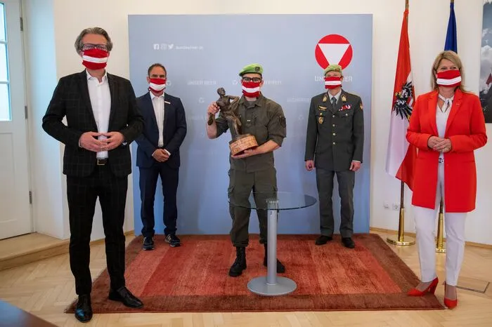 Er wurde in der Kaserne in Wien ausgezeichnet.