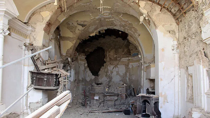 Die Chiesa di Sant'Agostino in Amatrice wurde 1428 errichtet. Durch das Erdbeben wurde das Dach, Teile der Fassade, sowie die Fensterrose zerstört.