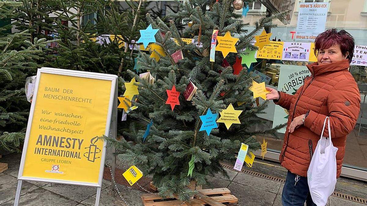 Der Baum der Menschenrechte am Leobener Hauptplatz wurde bereits aufgestellt