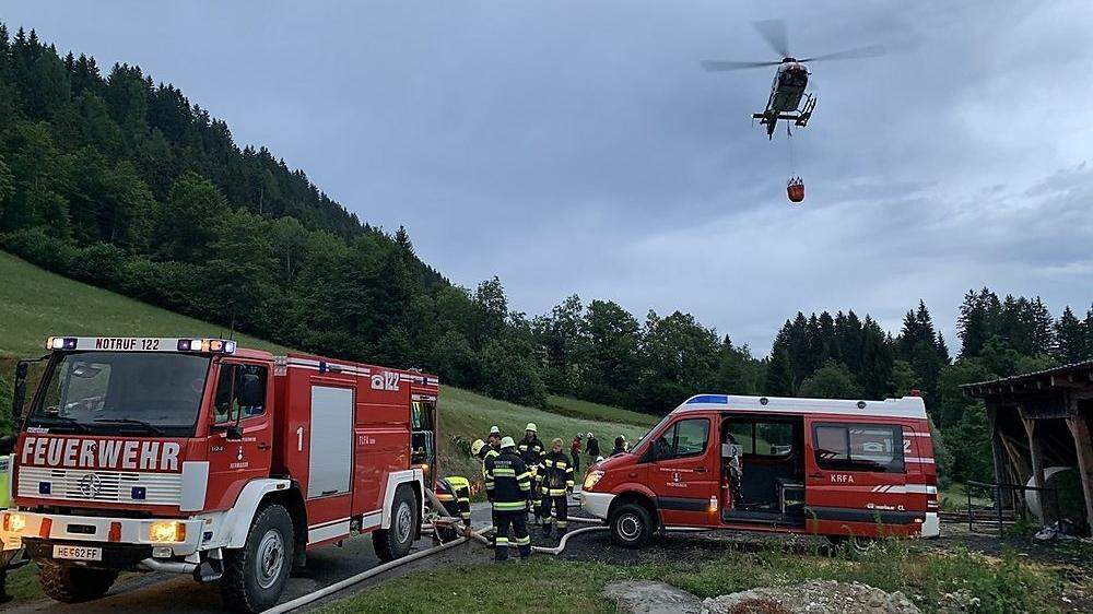 Im Juli 2019 mussten im Gailtal zweimal Polizeihubschrauber angefordert werden. Der Waldbrand bei Kreuth ob Jenig (siehe Foto) konnte so rasch gelöscht werden