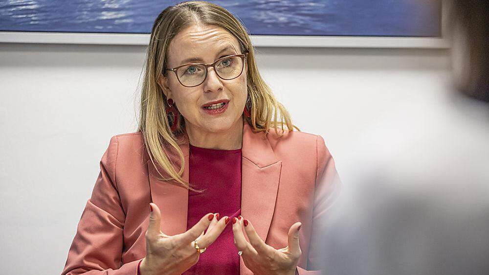 Wirtschafts- und Digitalisierungsministerin Margarete Schramböck